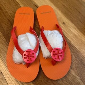 Tory Burch Minnie Flip Flops Leather Logo Sandals. Size 8